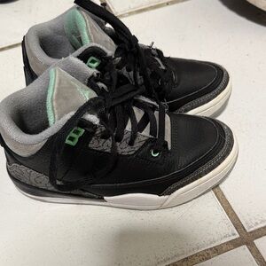 Nike Kids Black and Mint Sneakers